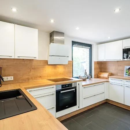 Apartment Landlust - Erholung Mit Fasssauna Und Whirlpool Nahe Binz!
